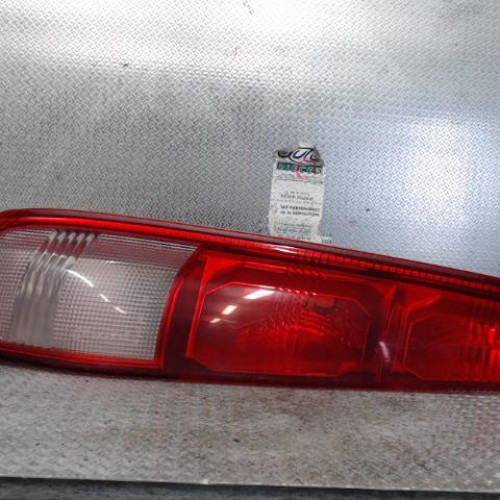 Feu arrière gauche Nissan X-TRAIL I 2.2 di 4x4 (2001-2005)