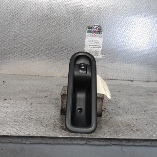 Commande lève-glace porte avant droite Renault CLIO III 1.5 dci (2005-2012) 5 portes