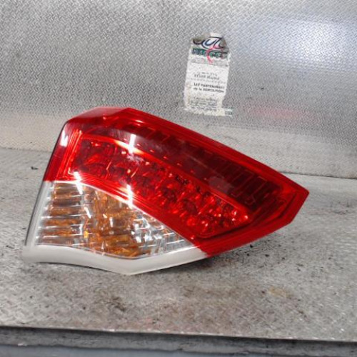 Feu arrière droit Renault LAGUNA III 2.0 dci (bt01, bt08, bt09, bt0e, bt0k, bt12, bt1c, bt1d,... (2007-2015) 5 portes