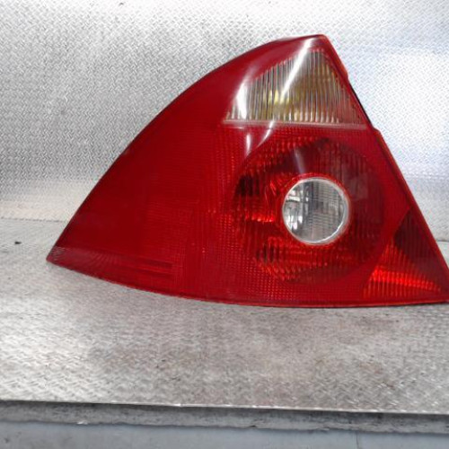 Feu arrière gauche Ford MONDEO III A trois volumes 1.8 16v (2000-2007)