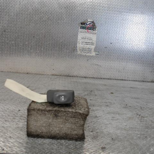 Commande lève-glace porte avant droite Renault TWINGO I Société 1.2 (1996-2004)