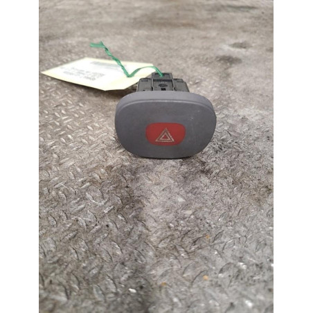 Bouton de warning Renault CLIO II 1.2 (bb0a, bb0f, bb10, bb1k, bb28, bb2d, bb2h, cb0a,... (1998-2010) 5 portes