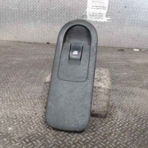 Commande lève-glace porte avant droite Renault SCÉNIC II 1.9 dci (2003-2006)