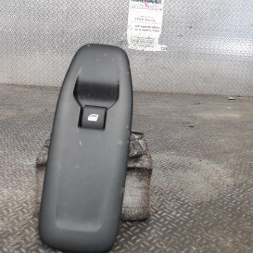 Commande lève-glace porte avant droite Peugeot 208 I 1.6 hdi - bluehdi 75 (2013) 5 portes