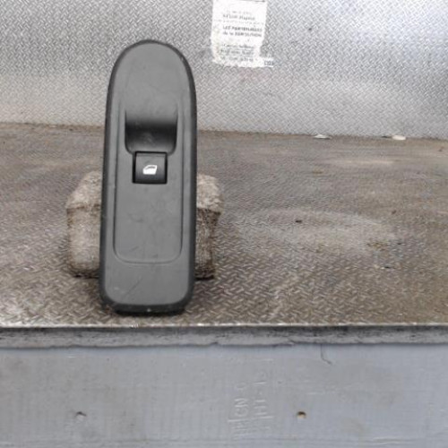 Commande lève-glace porte avant droite Citroën C3 II 1.4 vti 95 (2009)