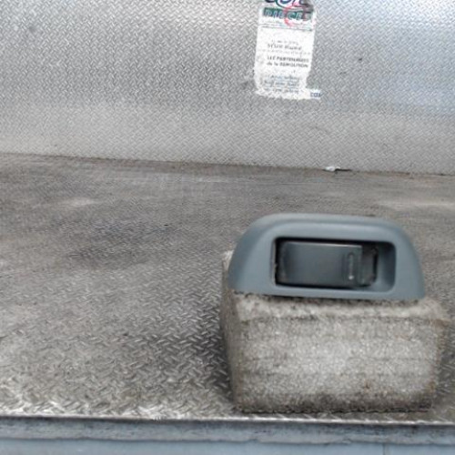 Commande lève-glace porte avant droite Toyota AYGO 1.4 hdi (2005-2010)