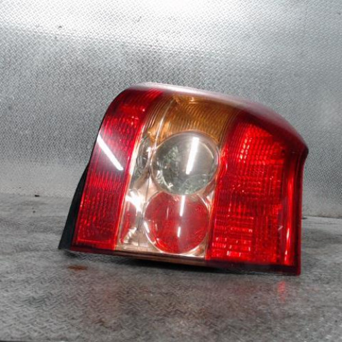 Feu arrière droit Toyota COROLLA A trois volumes 1.4 d-4d (2004-2006)