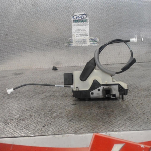 Serrure porte avd Peugeot 208 I 1.2 vti 82 (2012)