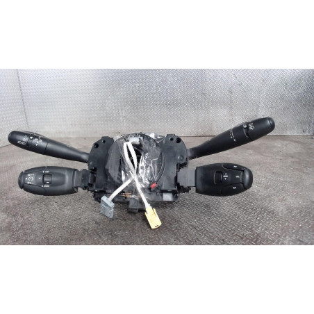 Interrupteur commande de frein a main Peugeot PARTNER Camionnette-Monospace 1.6 hdi 16v (2008)