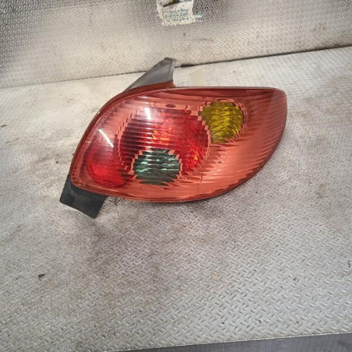Feu arrière droit Peugeot 206 3-5 portes 1.4 hdi eco 70 (2001-2009) 5 portes