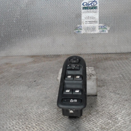 Commande lève-glace porte avant gauche Citroën C5 III 2.0 hdi 180 (2015)