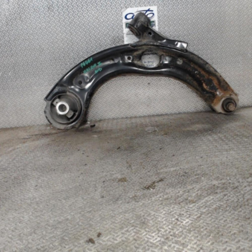 Triangle inf avd Mazda 2 1.5 skyactiv-g (2014)