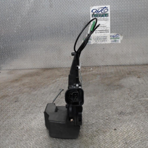 Serrure porte avd Toyota COROLLA Verso 1.6 vvt-i (2001-2004)