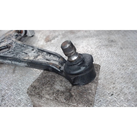 Triangle inf avg Citroën C8 2.0 hdi (2002)