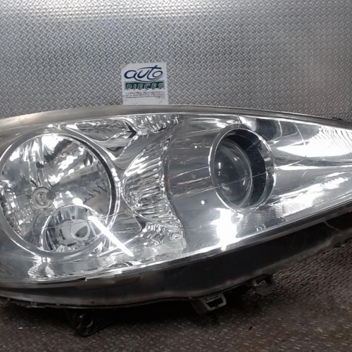 Phare droit Peugeot 807 2.2 hdi (2002)