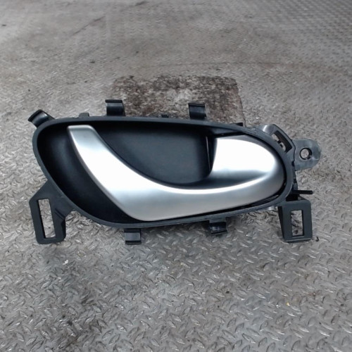 Poignee int porte avd RENAULT LATITUDE  LATITUDE