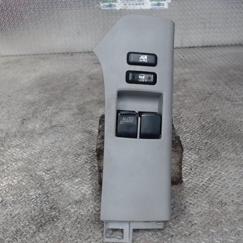 Commande lève-glace porte avant gauche Toyota YARIS 1.4 d-4d (2005-2012)