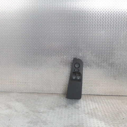 Commande lève-glace porte avant gauche Fiat GRANDE PUNTO 1.3 d multijet (2008)