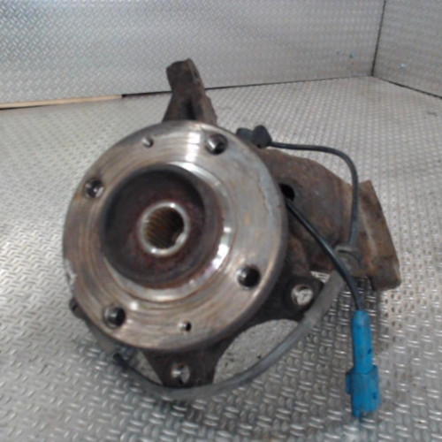 Moyeu avd Peugeot 206 1.4 hdi eco 70 (2009-2013) 5 portes