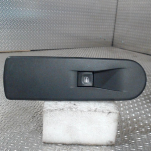 Commande lève-glace porte avant droite RENAULT CLIO 4  CLIO 4 PHASE 1