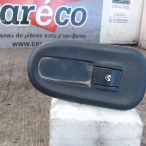 Commande lève-glace porte avant droite Renault KANGOO Express 1.5 dci 70 (2008) 4 portes