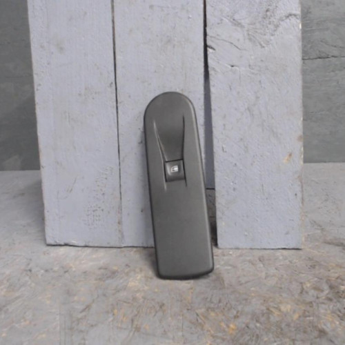 Commande lève-glace porte avant droite RENAULT CLIO 4  0