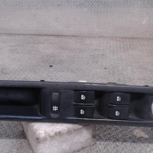 Commande lève-glace porte avant gauche Renault ESPACE IV 1.9 dci (2003-2005) 5 portes