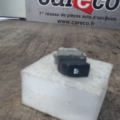 Commande lève-glace porte avant droite Renault SCÉNIC II 1.9 dci (2003-2006)
