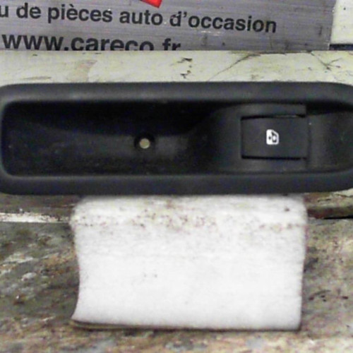 Commande leve-glace porte arrière gauche Renault SCÉNIC II 1.9 dci (2005-2008) 5 portes