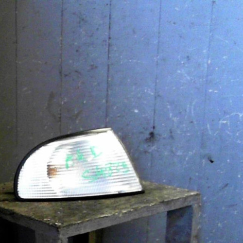 Clignotant droit Audi A4 B5 Avant 2.8 (1996-1996)