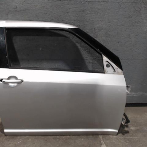 Porte avant droite Suzuki SWIFT III 1.3 ddis (2005)