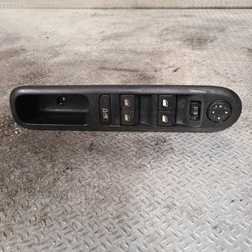 Commande lève-glace porte avant gauche Peugeot 3008 Monospace 1.6 hdi (2009-2016) 5 portes