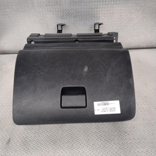 Boite à gants Nissan PULSAR 3-5 portes 1.5 dci (2014)