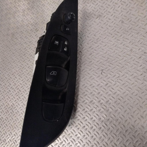 Commande lève-glace porte avant gauche Nissan PULSAR 3-5 portes 1.5 dci (2014)