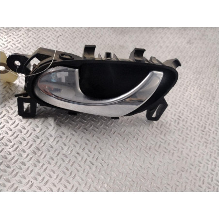 Poignee int porte avg Nissan PULSAR 3-5 portes 1.5 dci (2014)