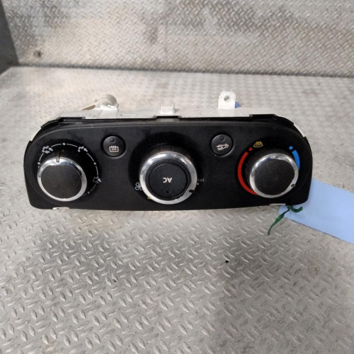 Commande de chauffage Renault CLIO IV 1.5 dci 90 (2012) 5 portes