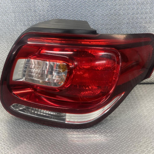 Feu arrière droit Citroën DS3 1.6 hdi 90 (2009-2015) 3 portes