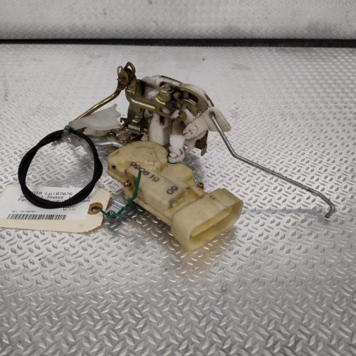 Serrure porte avg Toyota YARIS 1.3 (1999-2005)
