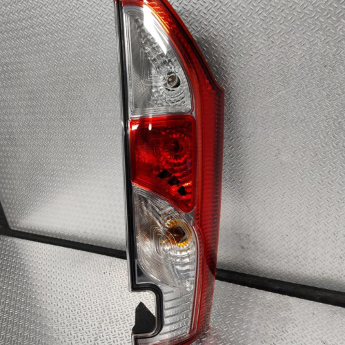 Feu arrière gauche Nissan NV250 Camionnette Dci 95 (2019)