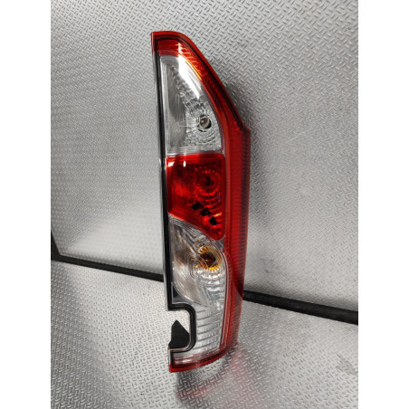 Feu arrière gauche Nissan NV250 Camionnette Dci 95 (2019)