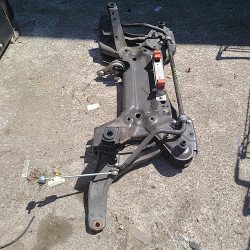Berceau moteur avant Renault MASTER III Autobus-Autocar 2.3 dci 145 fwd (2011)