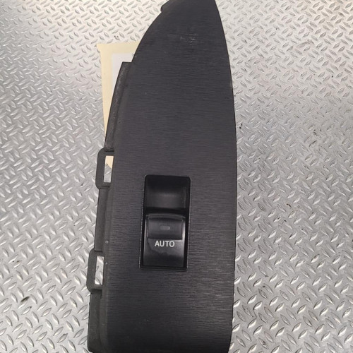 Commande lève-glace porte avant droite TOYOTA PRIUS 3  0