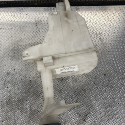 Reservoir lave-glace avant Nissan NOTE 1.5 dci (2013)