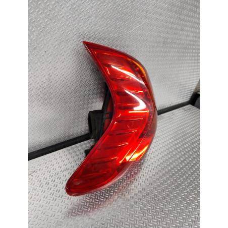Feu arrière droit PEUGEOT 3008 1  0
