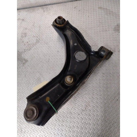 Triangle inf avg Citroën C1 II 1.0 vti 68 (2014)