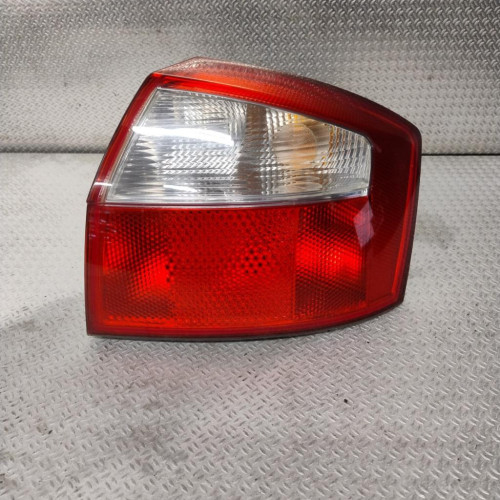 Feu arrière droit Audi A4 B6 1.9 tdi (2000-2004) 4 portes
