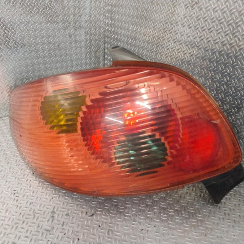Feu arrière gauche Peugeot 206 3-5 portes 1.4 hdi eco 70 (2001-2009) 5 portes