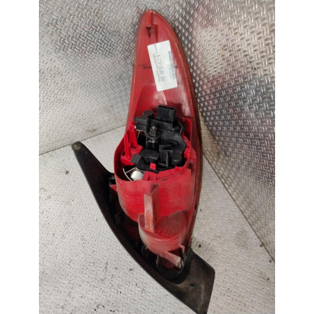 Feu arrière gauche Peugeot 206 3-5 portes 1.4 hdi eco 70 (2001-2009) 5 portes