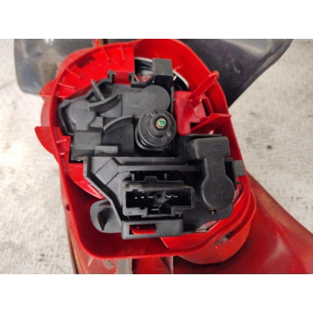 Feu arrière gauche Peugeot 206 3-5 portes 1.4 hdi eco 70 (2001-2009) 5 portes