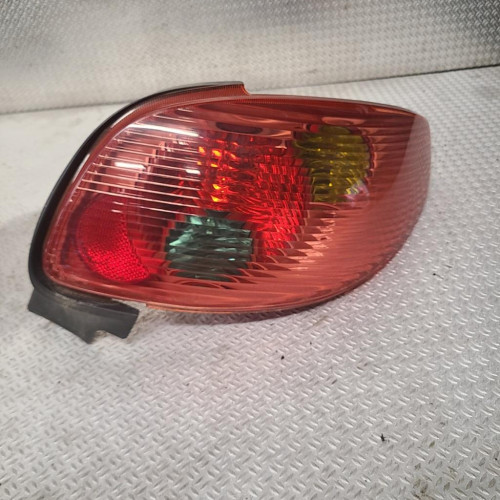 Feu arrière droit Peugeot 206 CC 1.6 16v (2000-2007) 2 portes